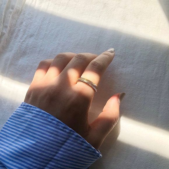 18K Gold Plated Soft Herringbone Snake Chain Wrap Ring - Picture 7 of 7